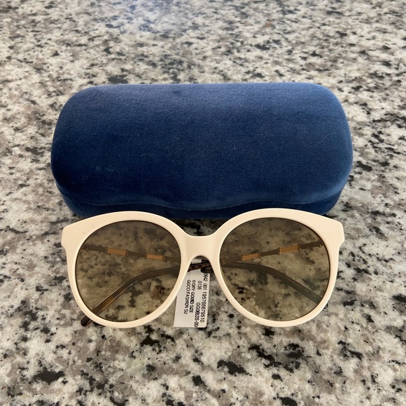 Authentic Gucci glasses bnwt